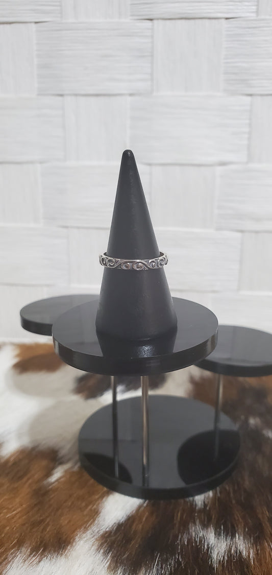 895 Sterling Silver Band Sz 7