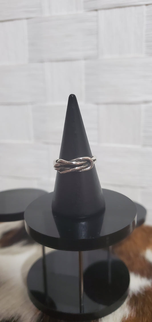 889 Sterling Silver Knot Sz 9.25