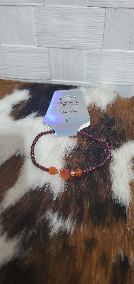 880 Garnet Stretch Bracelet