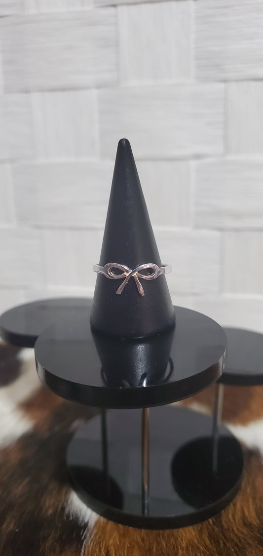 867 Sterling Silver Bow Sz 10